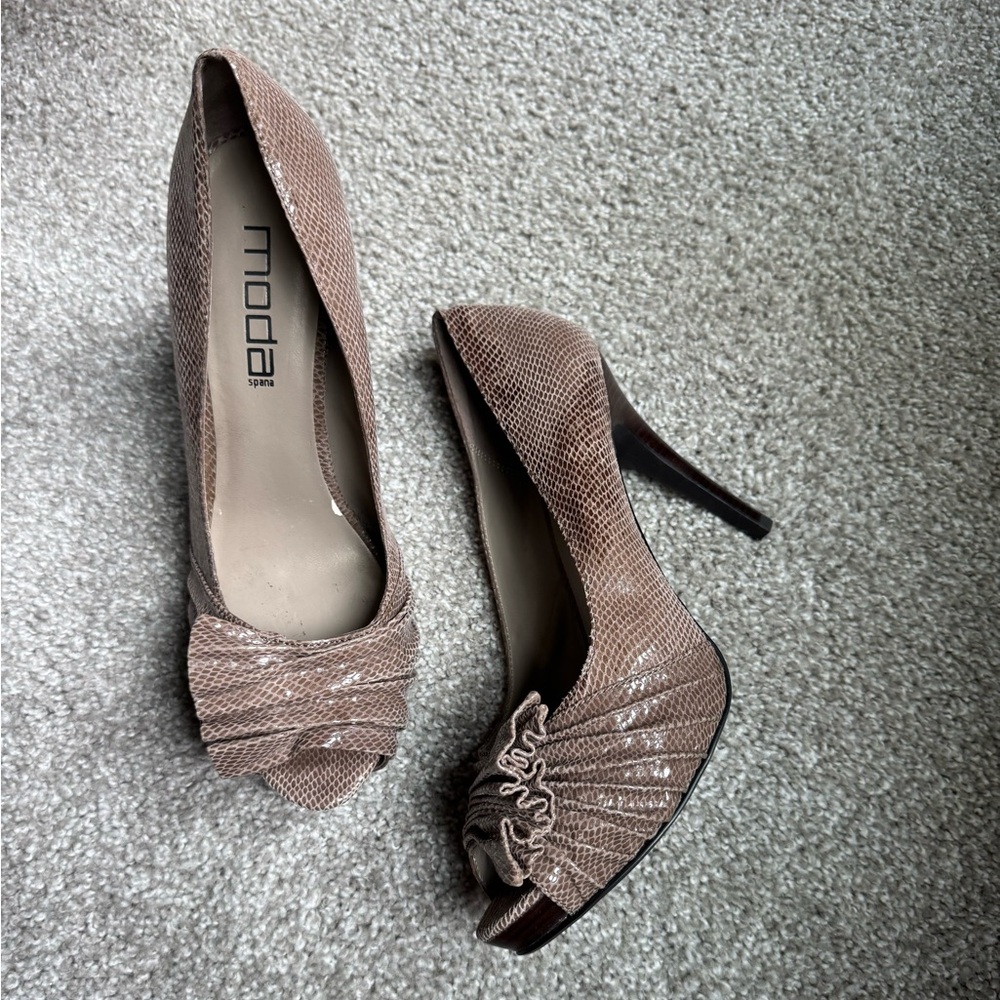 Moda Spana faux snakeskin Peep-Toe Stiletto Heels